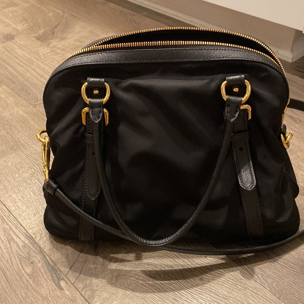 New Prada Handbag With Top Handle And Strap - image 5